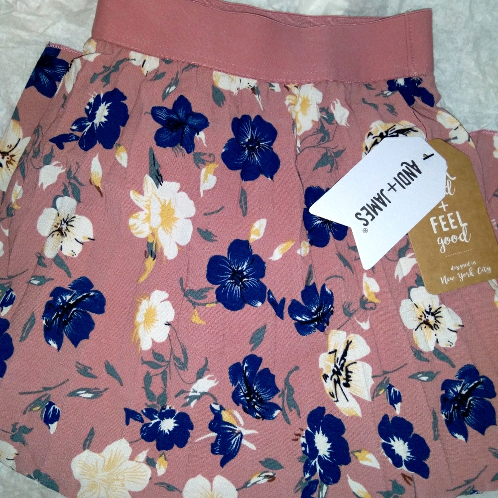 New Andi + James Pink Floral Pleated skirt